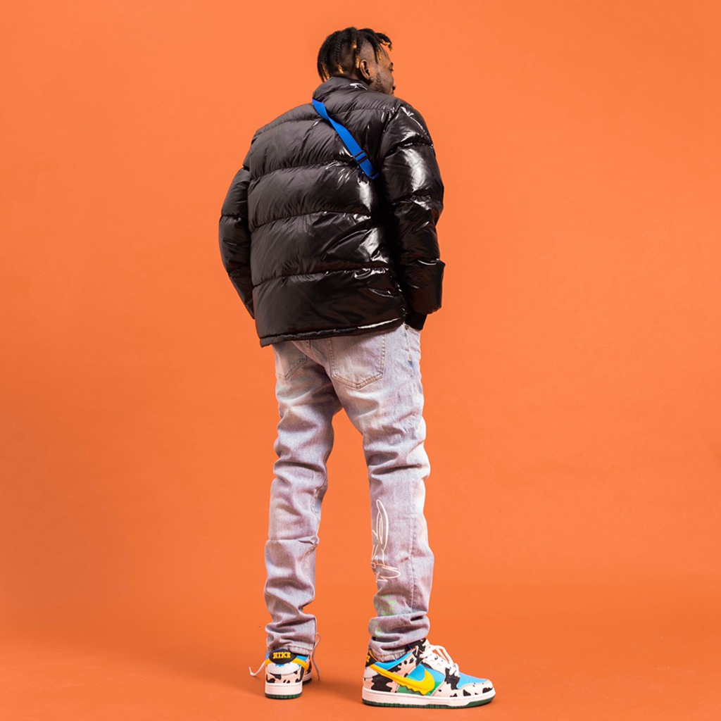 OFF WHITE